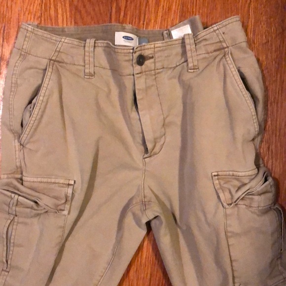 Old Navy men’s khaki cargo pants size 30 - Picture 2 of 4